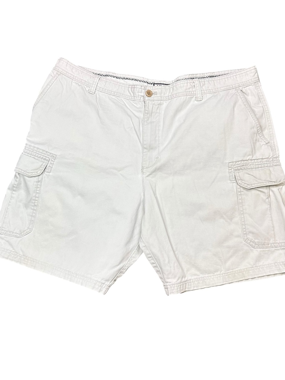 Izod Cargo Shorts Size 42 Off White